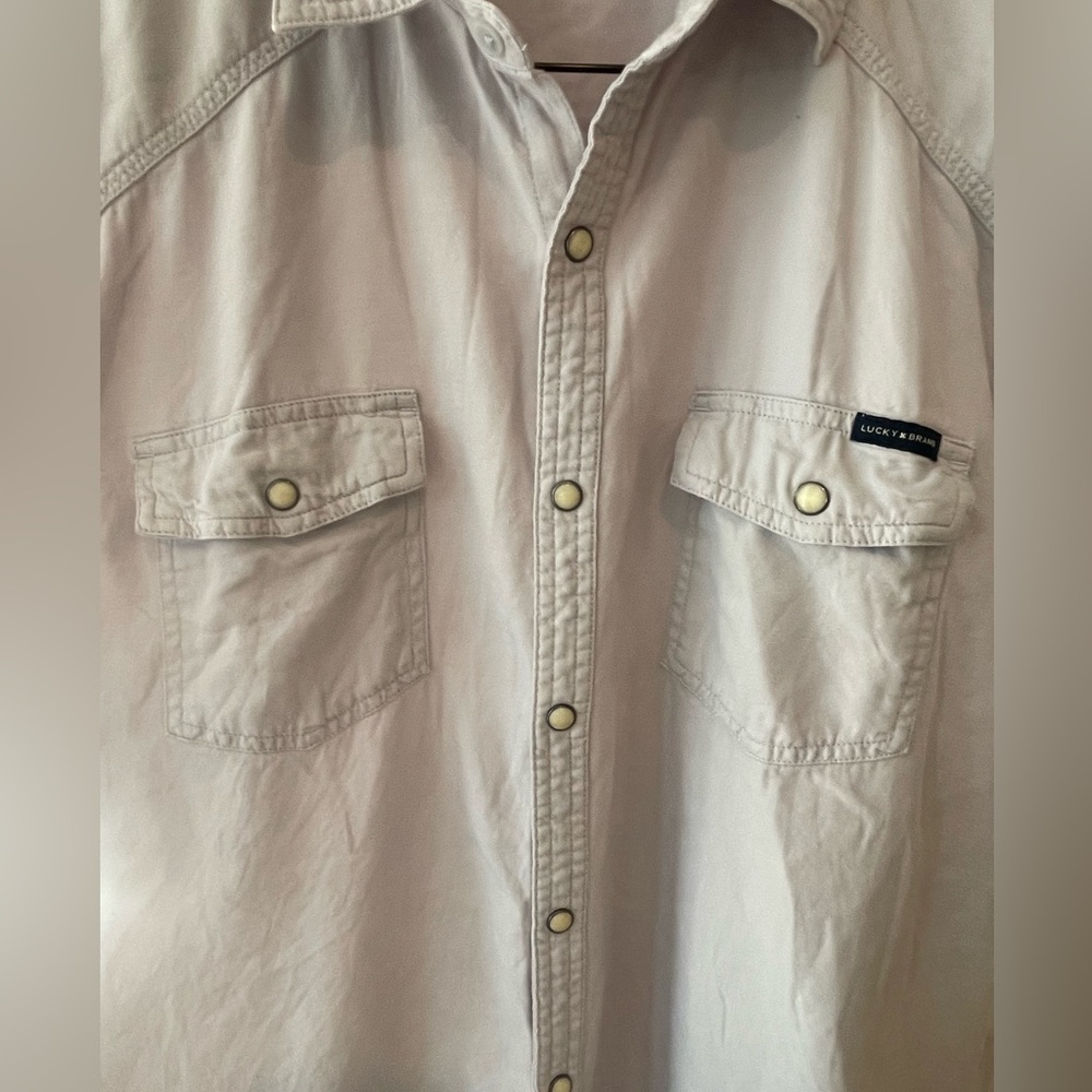 🩶🔥Lucky Brand Men's Light Gray Short Sleeve Shirt size L w/ metal/stone buttons - Picture 7 of 9